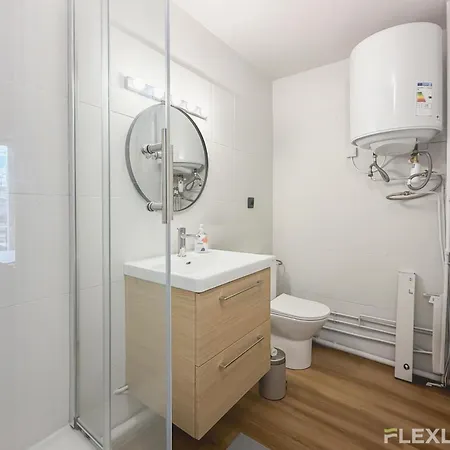 Charming 16m In 20 With Shared Terrace Apartament